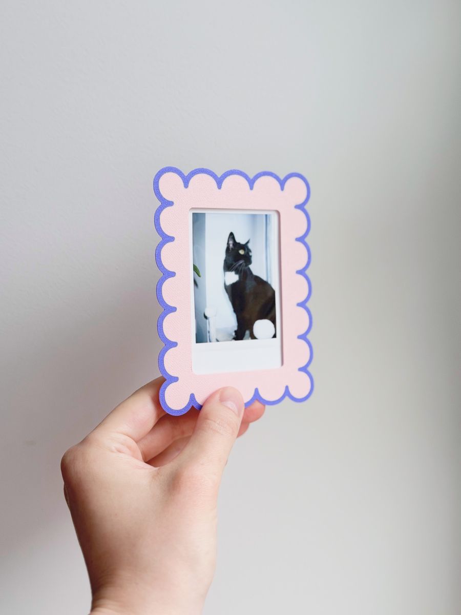 Магнитная рамка для фото Instax Mini, фоторамка на холодильник инстакс мини, черный жгут — фото 8